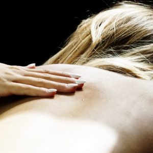 photo de massage relaxation au salon Douce Heure des Mains à Nantes